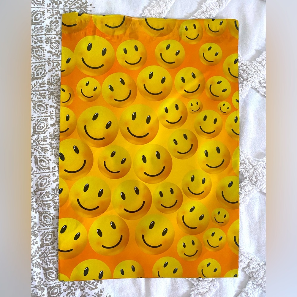 NWT set of 10 smiley faces poly mailers